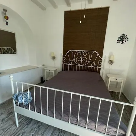 The Old House Apartment *