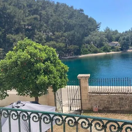 The Old House * Gaios