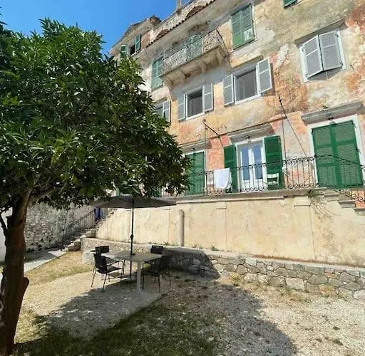 The Old House 아파트